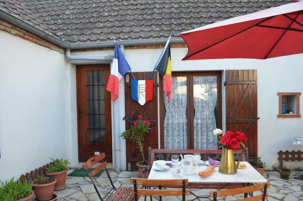 Maison D'Autrefois Mareau-aux-Pres Bagian luar foto