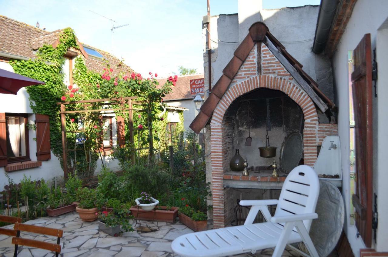 Maison D'Autrefois Mareau-aux-Pres Bagian luar foto