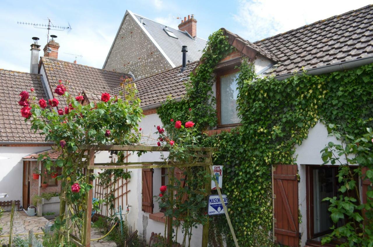 Maison D'Autrefois Mareau-aux-Pres Bagian luar foto