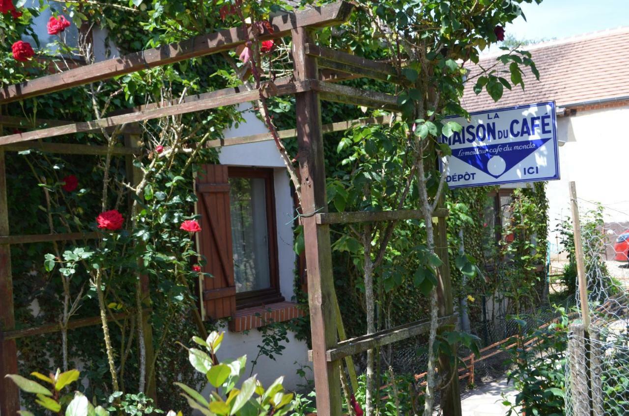 Maison D'Autrefois Mareau-aux-Pres Bagian luar foto